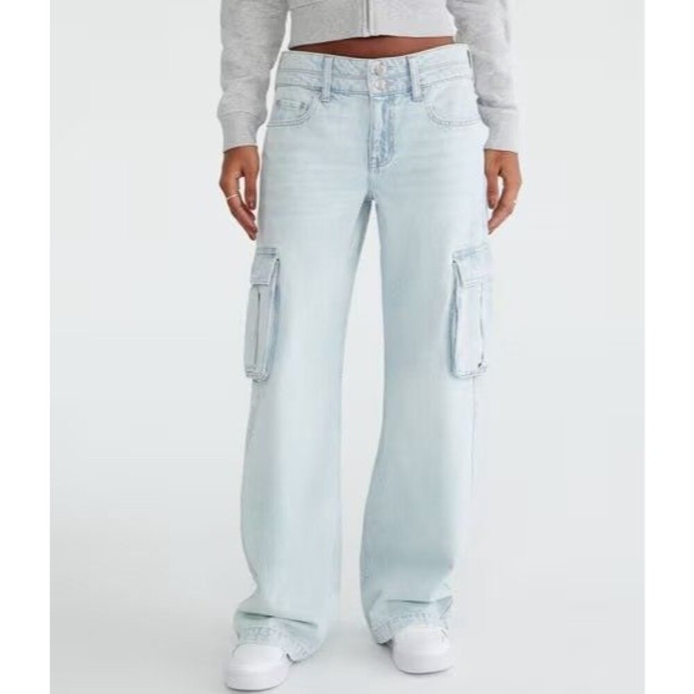 NWT Aeropostale Baggy Wide Leg Cargo Jeans Low Rise Light Wash Women Size 4S